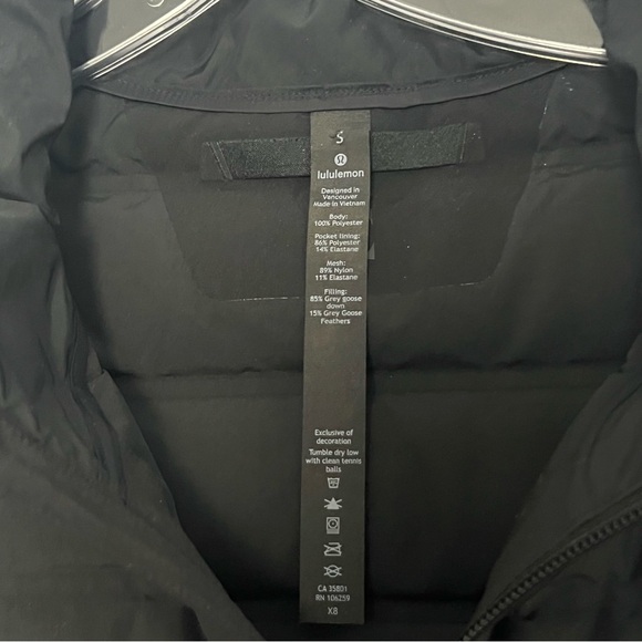Lululemon Mens Black Navigation Down Vest - Small - Picture 3 of 7